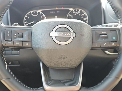 Used 2025 Nissan Rogue SV AWD/4WD image 19