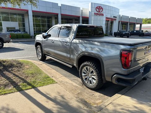 Used 2022 GMC Sierra 1500 Denali w/ Denali Premium Package image 5