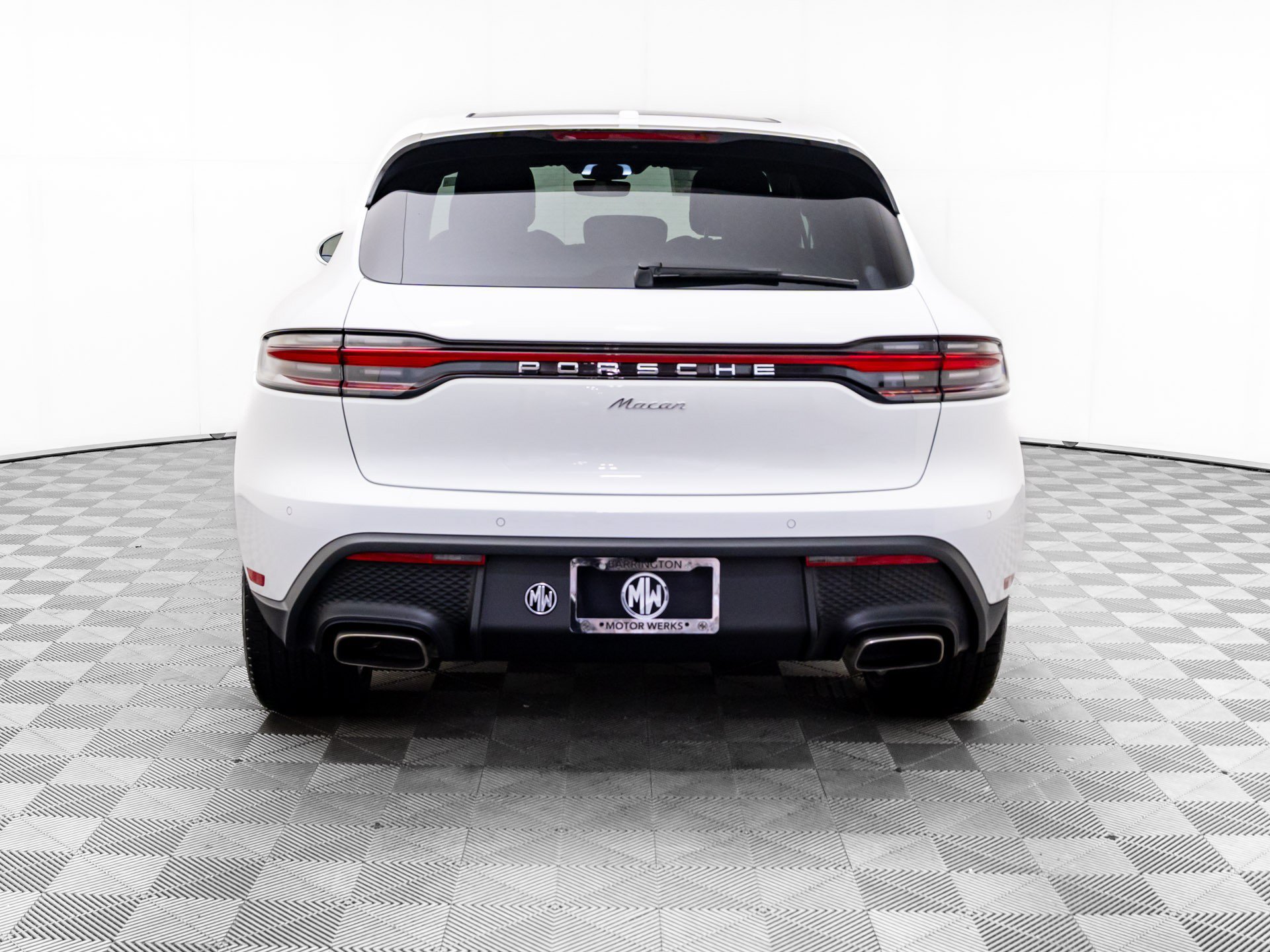 Certified 2026 Porsche Macan AWD/4WD image 10
