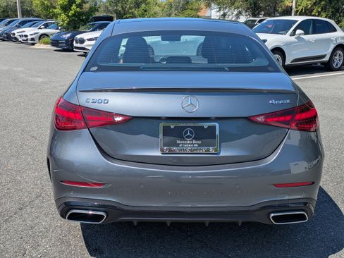 Used 2024 Mercedes-Benz C 300 4MATIC Sedan image 5
