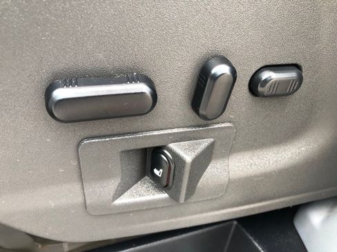 Used 2019 Ford Transit 150 XLT RWD image 21