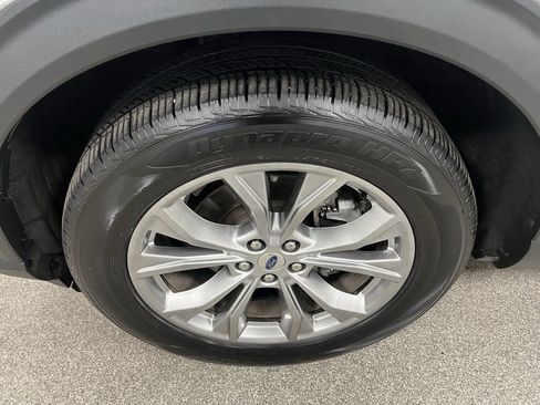 Used 2022 Ford Explorer Limited image 19