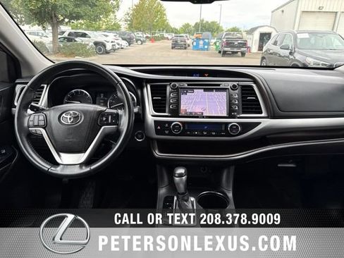 Used 2015 Toyota Highlander XLE FWD image 16