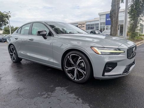 Used 2024 Volvo S60 B5 Plus w/ Climate Package FWD image 8