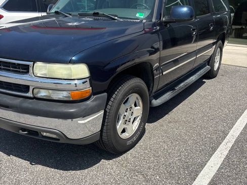 Used 2005 Chevrolet Suburban LT w/ Preferred Equipment Group AWD/4WD image 2