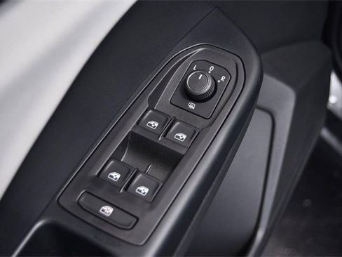 New 2025 Volkswagen Taos S image 8