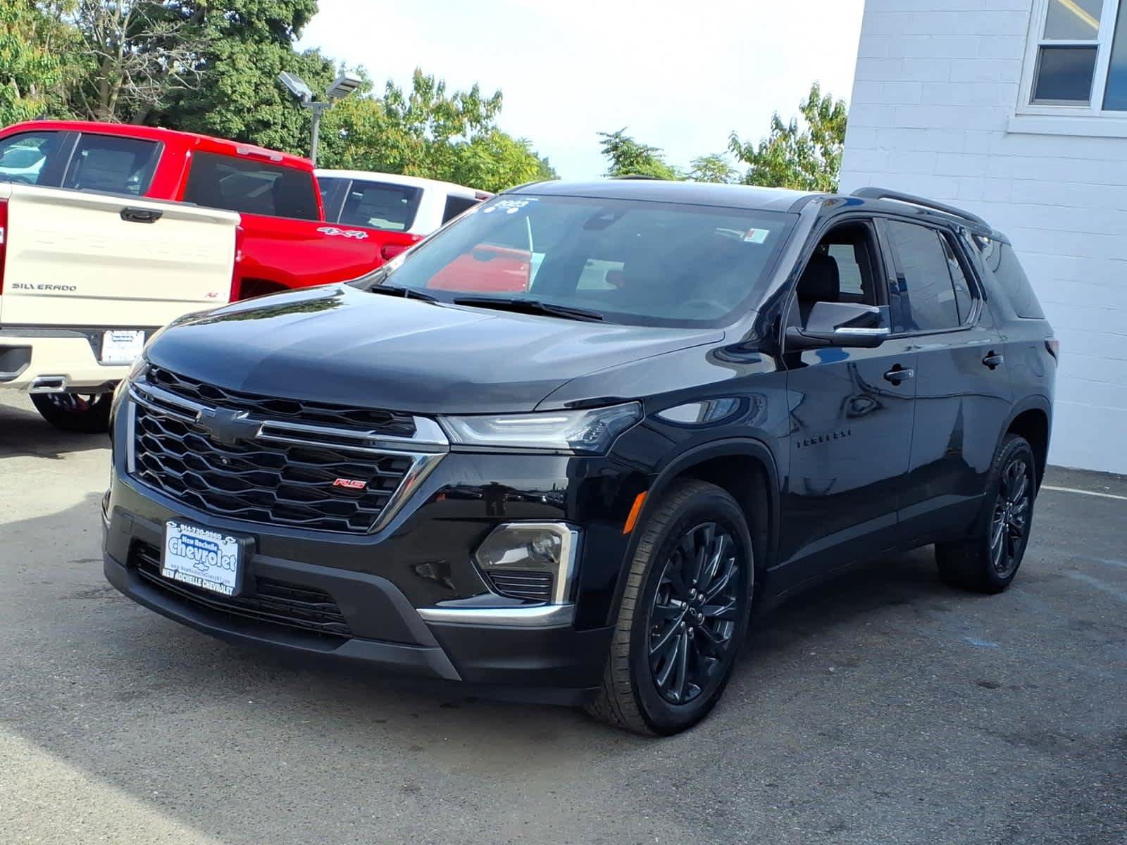 Used 2023 Chevrolet Traverse RS AWD/4WD image 3