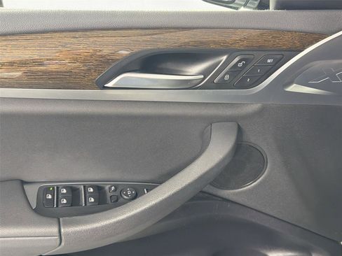 Used 2019 BMW X4 M40i w/ Driving Assistance Package image 18