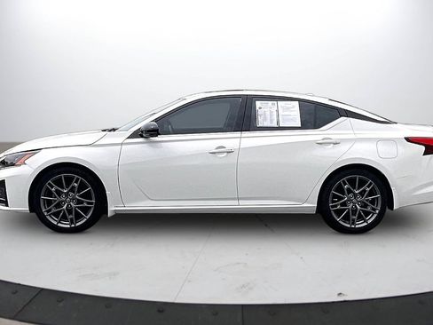 Used 2023 Nissan Altima 2.0 SR FWD image 5