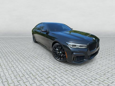 Used 2022 BMW 750Li xDrive AWD/4WD image 2