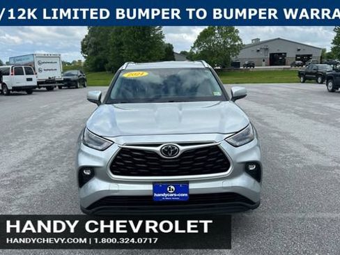 Used 2021 Toyota Highlander XLE AWD/4WD image 8