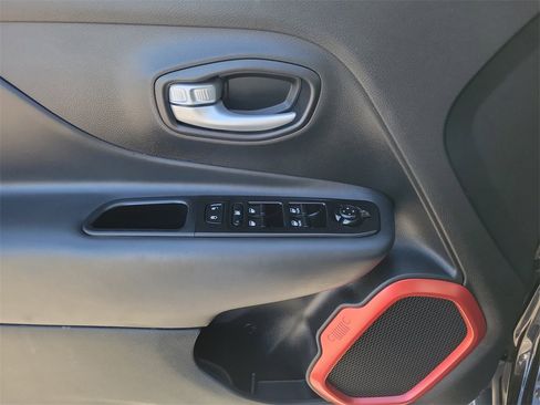 Used 2023 Jeep Renegade Trailhawk w/ Trailhawk Elite Group image 20