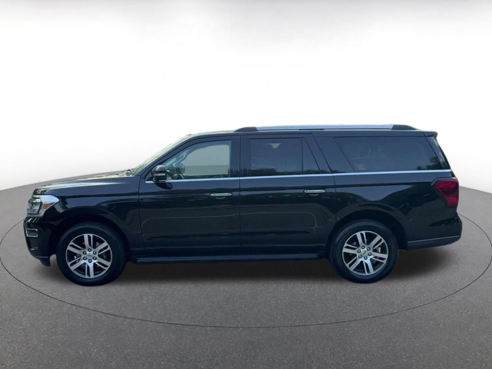 Used 2024 Ford Expedition Max Limited AWD/4WD image 8