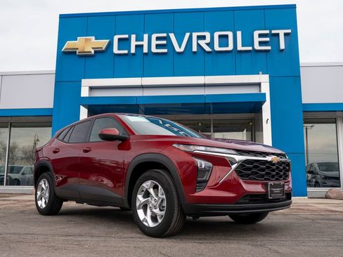 Certified 2024 Chevrolet Trax LS w/ LS Convenience Package image 1