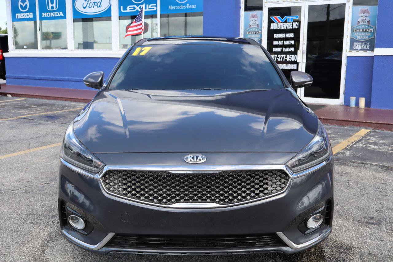 Used 2017 Kia Cadenza Premium w/ Luxury Package FWD image 9