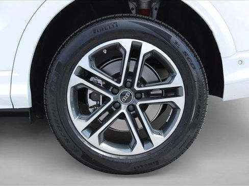 Certified 2025 Audi Q5 Premium w/ Convenience Package AWD/4WD image 16