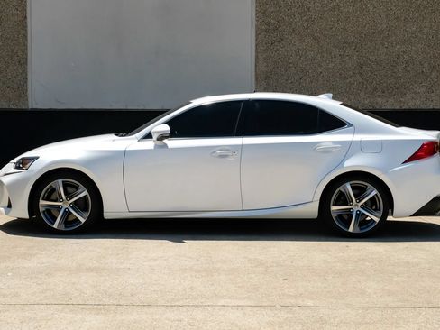 Used 2018 Lexus IS 300 AWD w/ Premium Package image 15