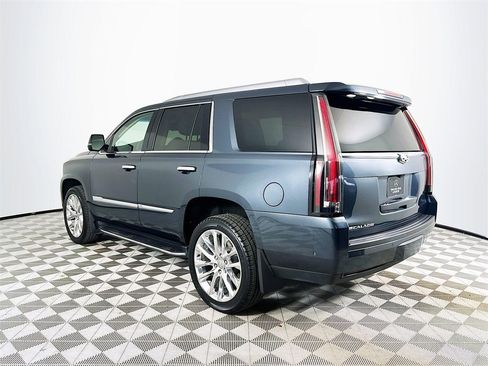 Used 2019 Cadillac Escalade Luxury image 5