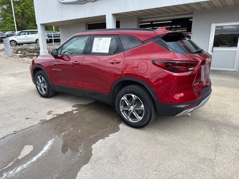 Used 2024 Chevrolet Blazer LT w/ Convenience Package FWD image 3