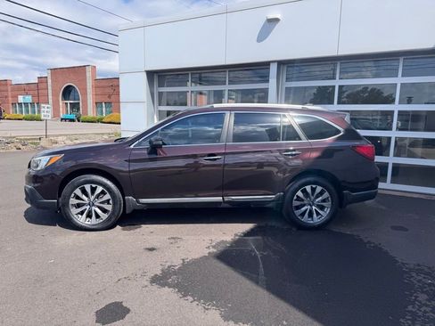 Used 2017 Subaru Outback 3.6R Touring w/ Popular Package #5A AWD/4WD image 2