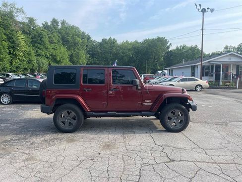 Used 2007 Jeep Wrangler Unlimited Sahara w/ Dual Top Group AWD/4WD image 4