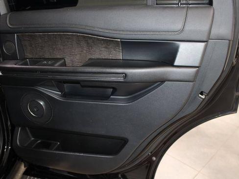 Used 2019 Ford Expedition Limited w/ Equipment Group 301A RWD image 27