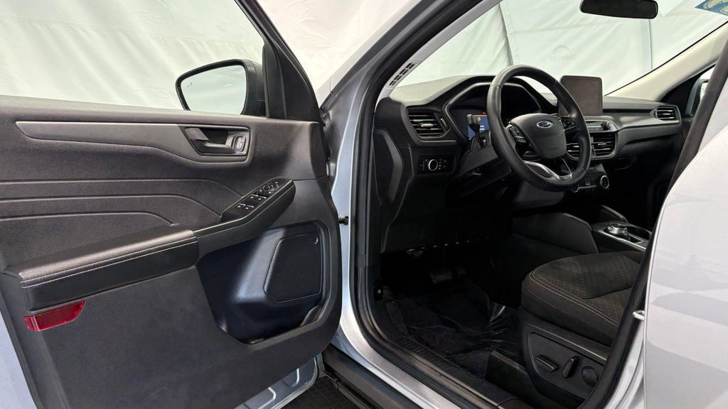 Certified 2024 Ford Escape Active AWD/4WD image 34