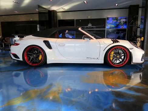 Used 2015 Porsche 911 Turbo S image 10