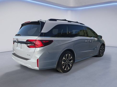 Used 2026 Honda Odyssey Elite image 6
