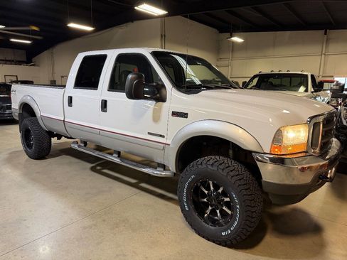 Used 2002 Ford F350 Lariat image 1