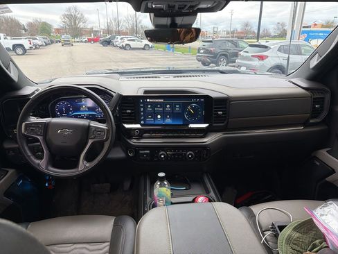 Used 2025 Chevrolet Silverado 2500 ZR2 w/ Technology Package image 5