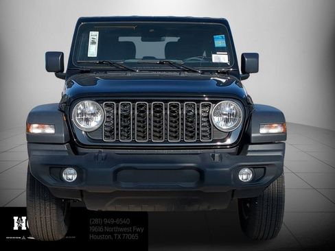 Used 2025 Jeep Wrangler Sport image 9