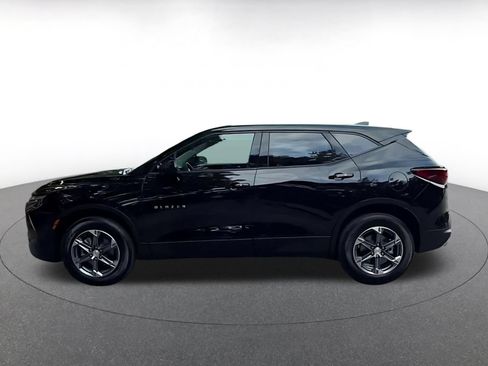 Used 2026 Chevrolet Blazer LT FWD image 9