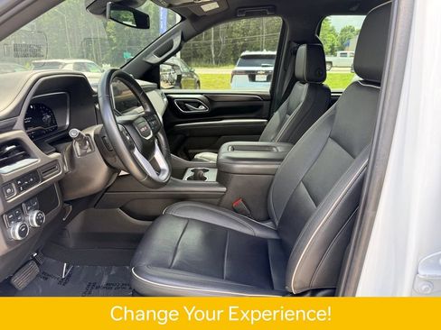 Used 2023 GMC Yukon XL SLT AWD/4WD image 6