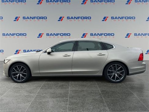 Used 2018 Volvo S90 T5 Momentum w/ Convenience Package image 2
