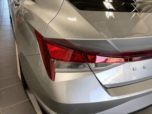 Used 2023 Hyundai Elantra SEL FWD image 32