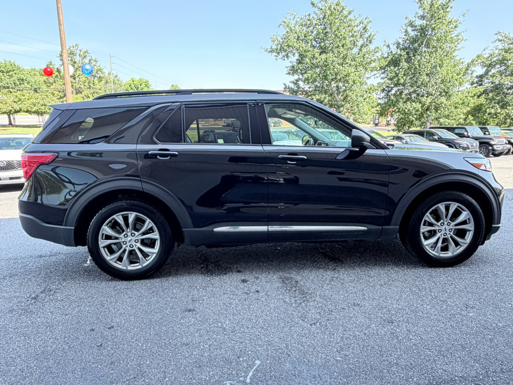 Used 2023 Ford Explorer XLT w/ Equipment Group 202A RWD image 4