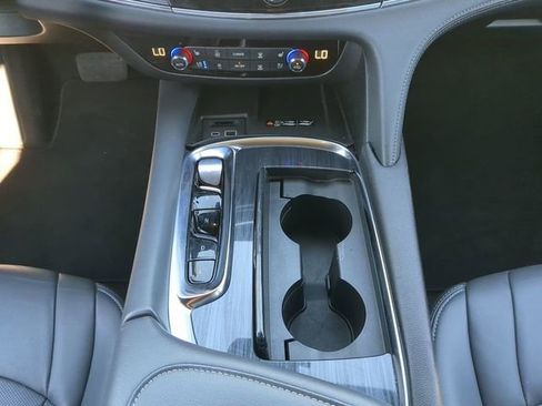 Used 2024 Buick Enclave Premium image 23