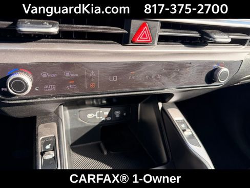 Certified 2025 Kia Sorento S image 21