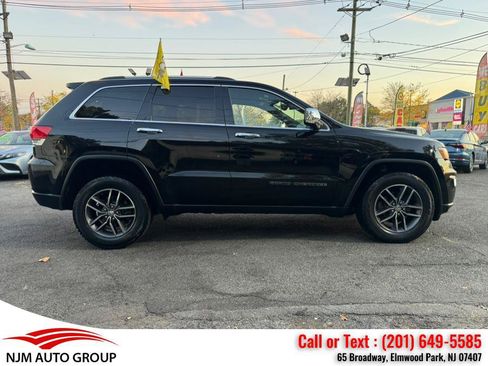 Used 2017 Jeep Grand Cherokee Limited AWD/4WD image 22