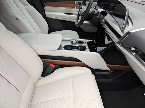 New 2026 Cadillac Vistiq Sport AWD/4WD image 15