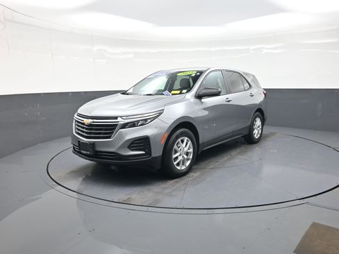 Used 2023 Chevrolet Equinox LS w/ LS Convenience Package AWD/4WD image 7