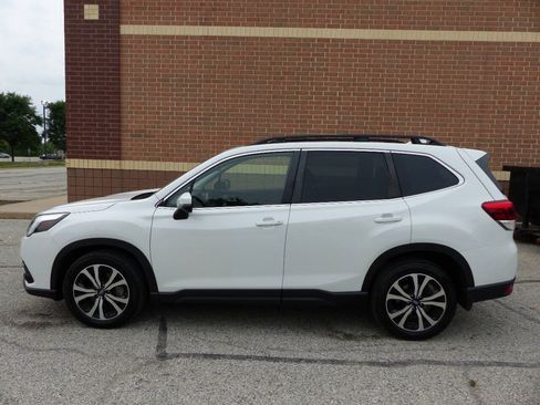 Used 2023 Subaru Forester Limited w/ Popular Package #2 AWD/4WD image 6