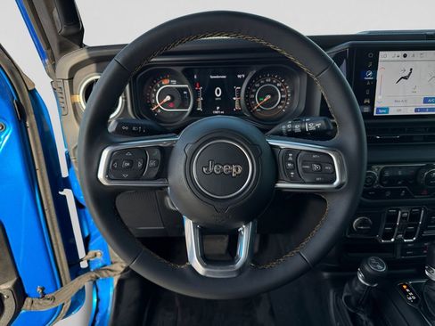 Used 2024 Jeep Wrangler Unlimited Sahara w/ Technology Group AWD/4WD image 19