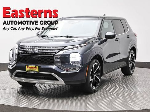 Used 2024 Mitsubishi Outlander SE AWD/4WD image 1