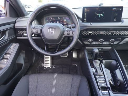 Used 2025 Honda Accord Sport image 9