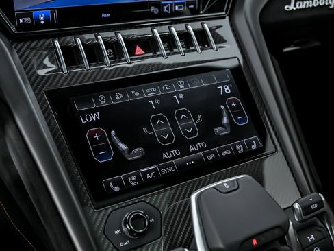 Used 2024 Lamborghini Urus Performante image 39