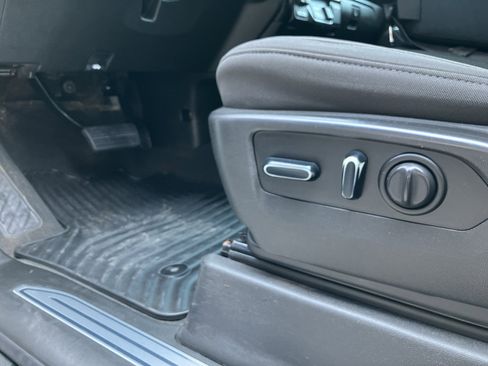 Used 2023 Chevrolet Silverado 2500 LT w/ Convenience Package image 10