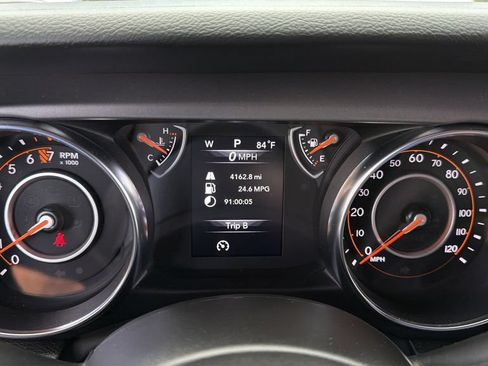 Used 2022 Jeep Wrangler Sport AWD/4WD image 33