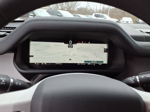 Certified 2025 Land Rover Defender 110 X-Dynamic SE image 18